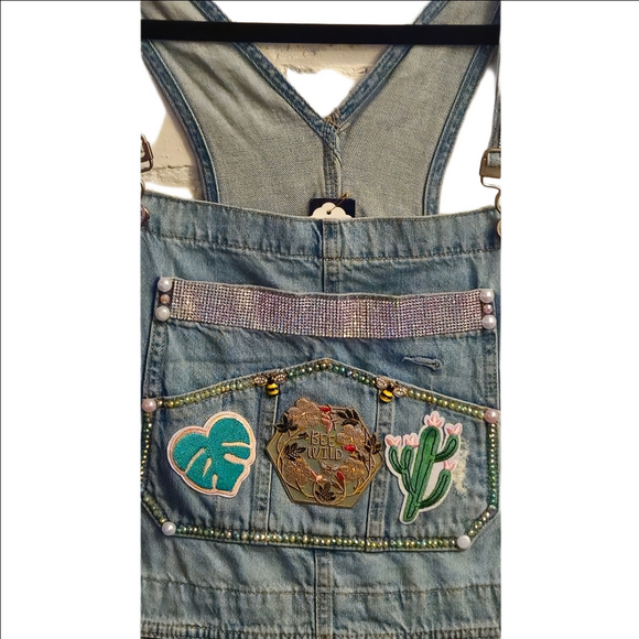 Bee Wild: The Ultimate Ladies' Overalls by The Gap - Picture 3 of 4